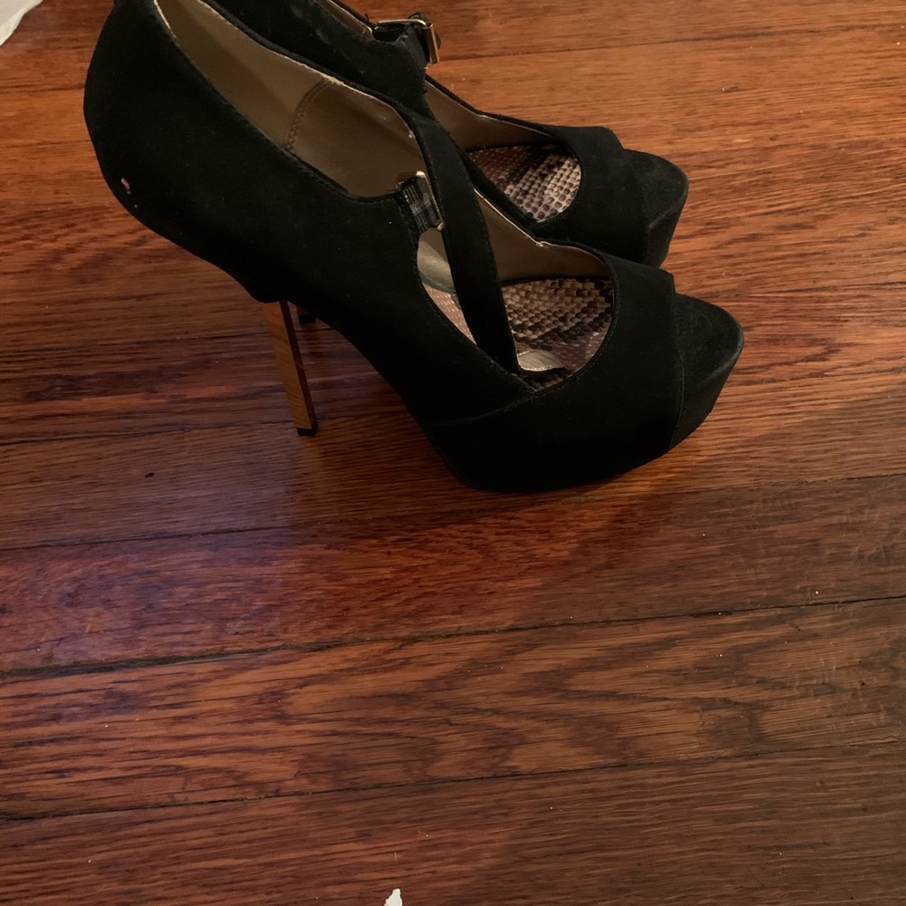 Black mary jane heels